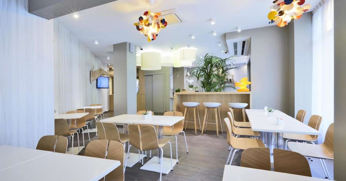 Een foto van de faciliteiten bij Hotel Kyriad Paris Montmartre