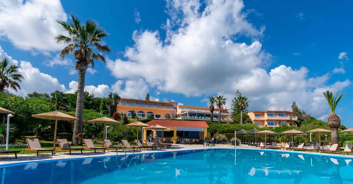 Een foto van het zwembad bij Hotel Ibiscus Corfu