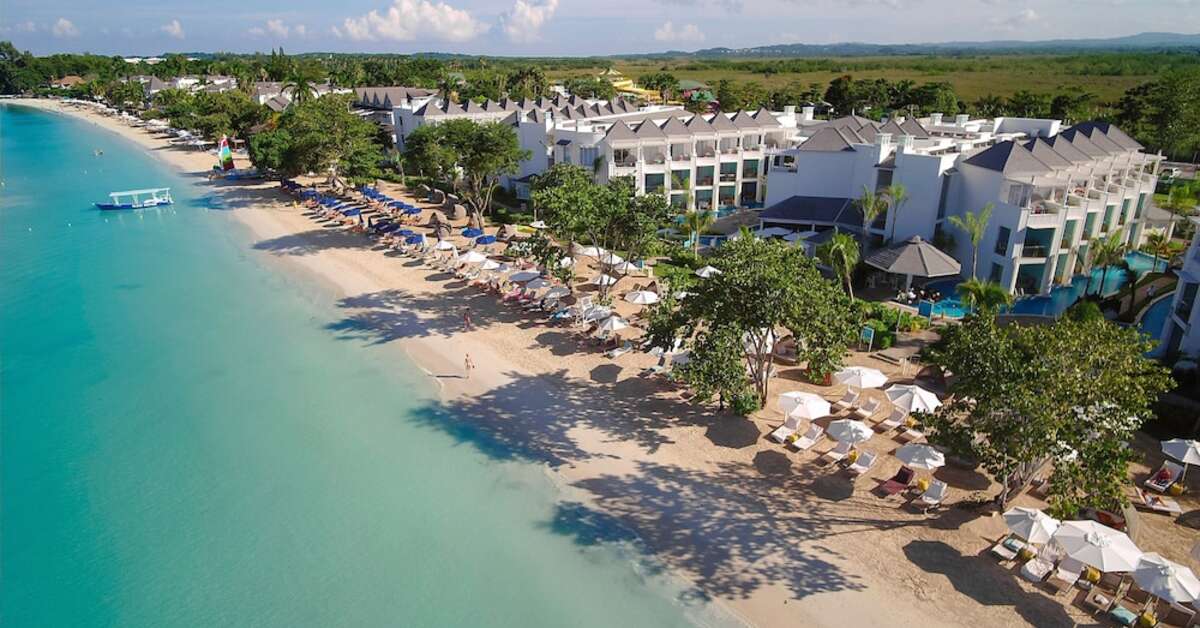 Een foto van de buitenkant van Azul Beach Resort Negril by Karisma