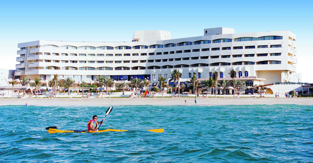 Een foto van de buitenkant van Occidental Sharjah Grand