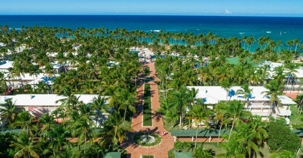 Een foto van de buitenkant van Grand Sirenis Punta Cana Resort