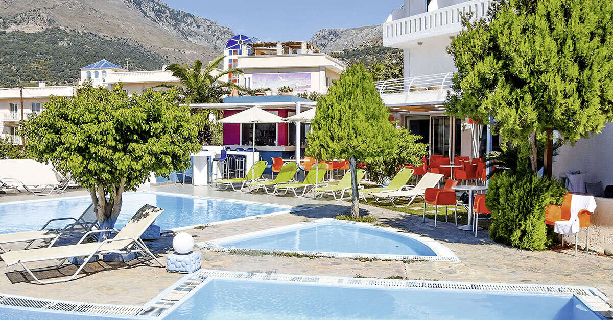 Een foto van het zwembad bij Myrtis Hotel