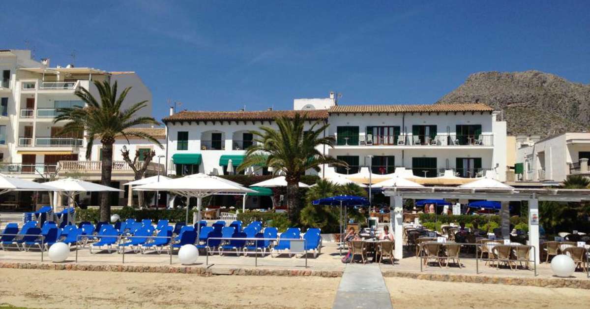 Ein Foto vom Strand beim Sis Pins Hotel