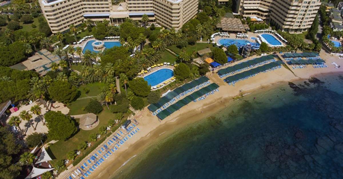 Een foto van de buitenkant van Özkaymak Incekum Hotel