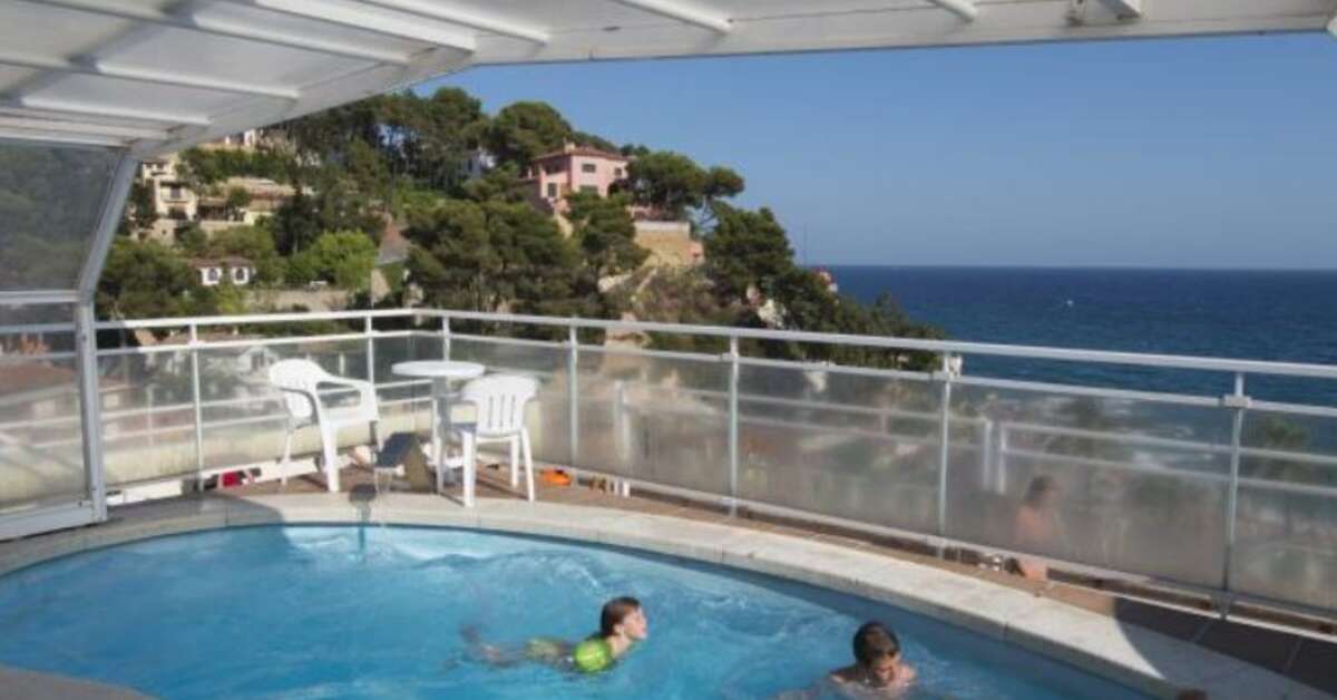 Een foto van het zwembad bij Hotel Rosamar Maritim