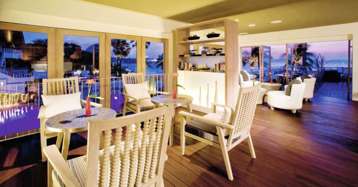 Een foto van het interieur van Pullman Pattaya Hotel G