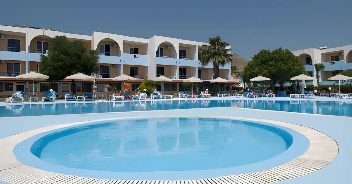 Een foto van het zwembad bij Lardos Bay Hotel