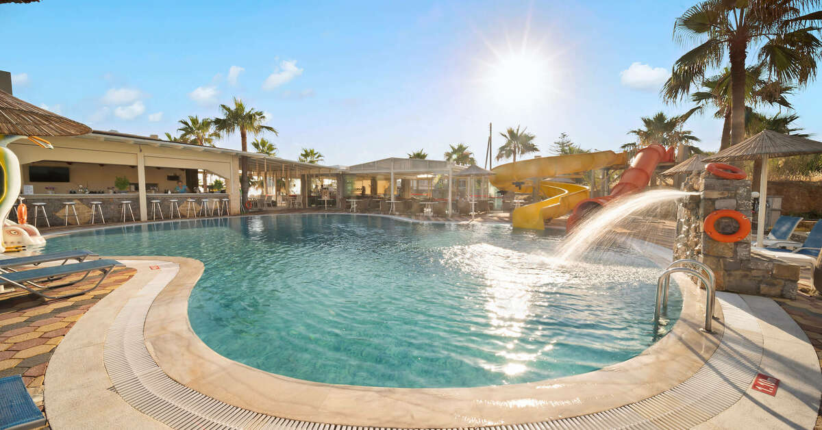 Een foto van een overzicht van Aeolos Beach Resort Hotel