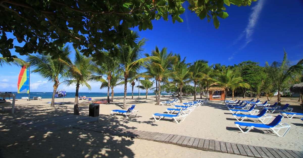 Een foto van het strand bij Viva Wyndham V Heavens