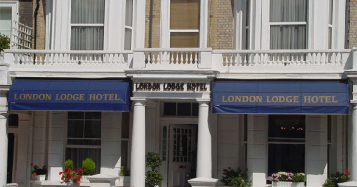 Een foto van de buitenkant van London Lodge Hotel