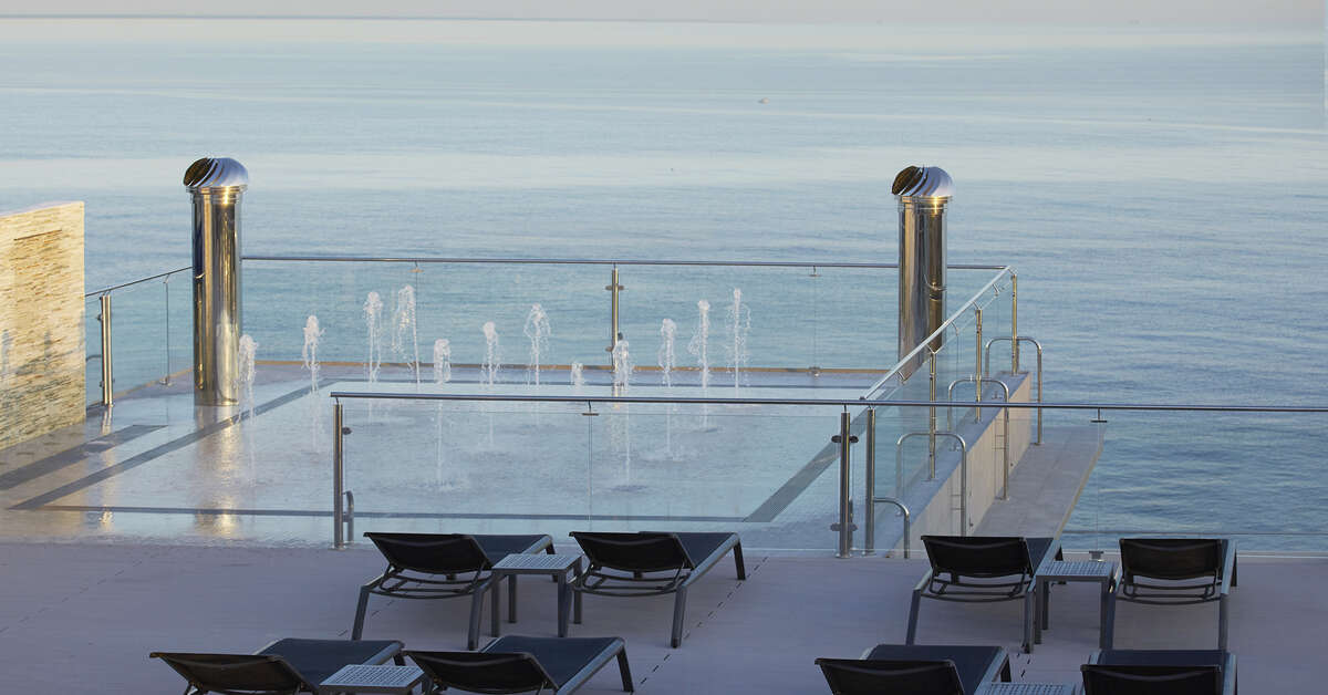 Een foto van het terras bij Las Arenas Affiliated by Melia