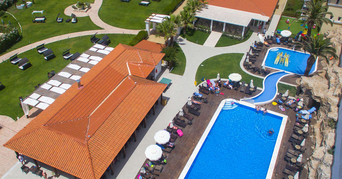 Een foto van een overzicht van Galaxy Beach Resort