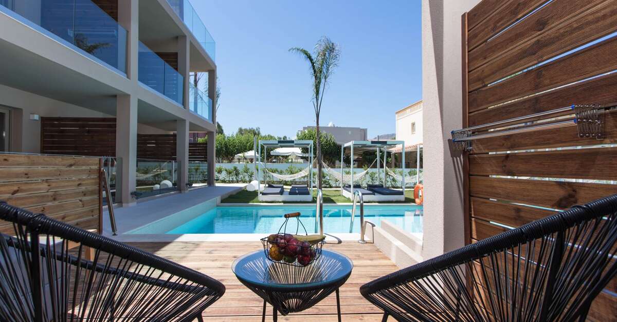 Een foto van het zwembad bij Epos Luxury Beach Hotel