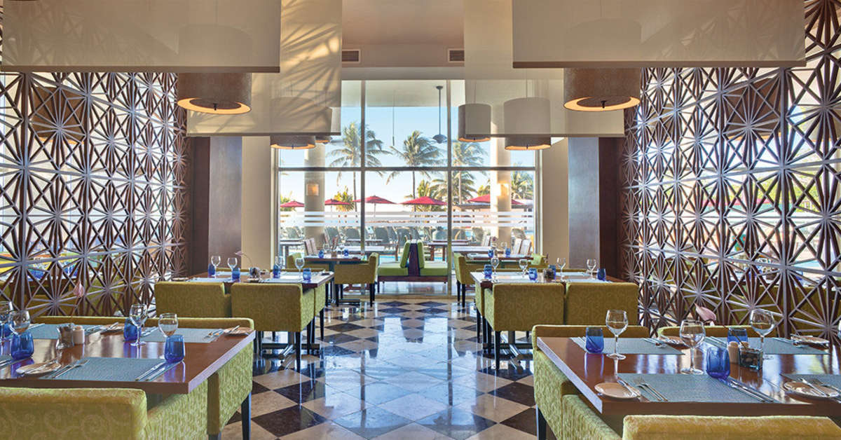Een foto van de faciliteiten bij The Fives Beach Hotel & Residences
