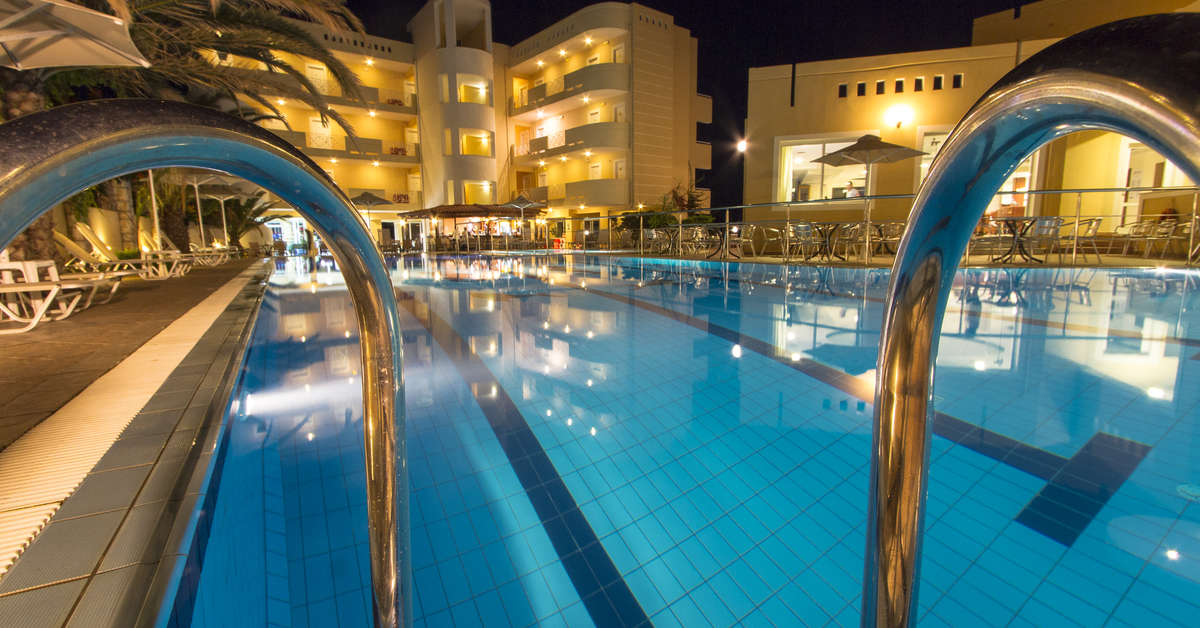 Een foto van het zwembad bij Sunny Bay Hotel