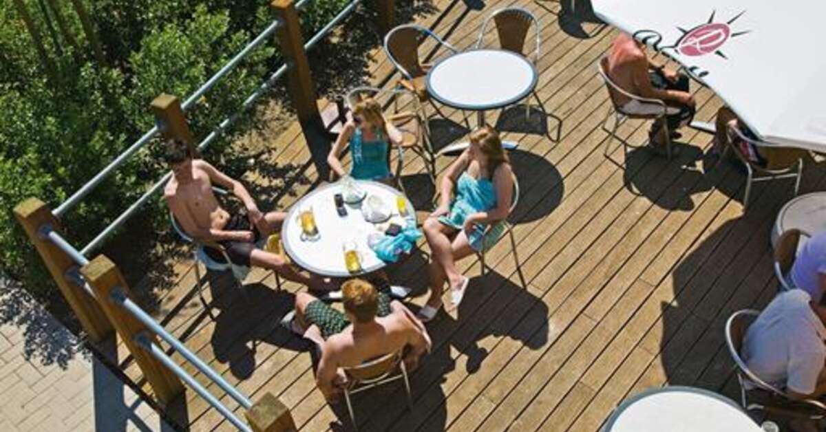 Een foto van het terras bij Bestcamp Camping Nieuwpoort