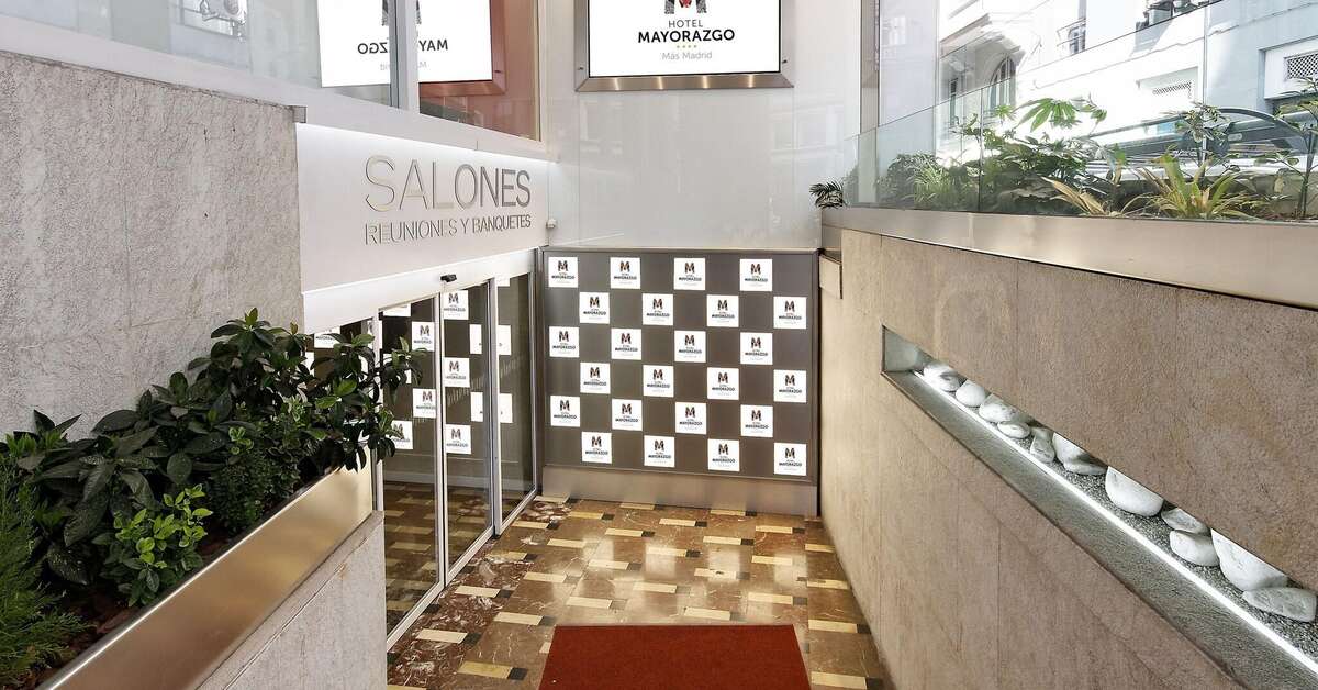 Een foto van de buitenkant van Hotel Mayorazgo
