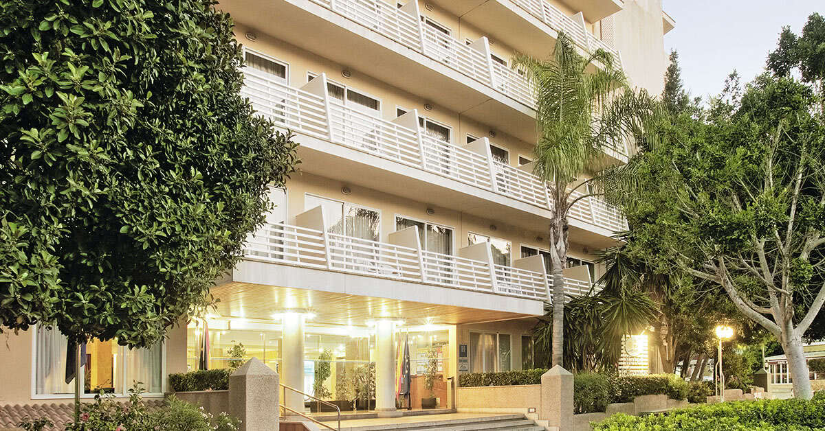 Ein Foto von der Außenansicht des azuLine Hotel Bahamas & Bahamas ll