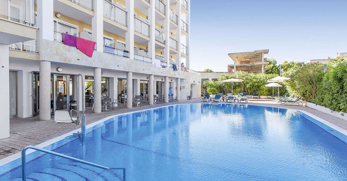 Een foto van het zwembad bij Hotel Bella Mar