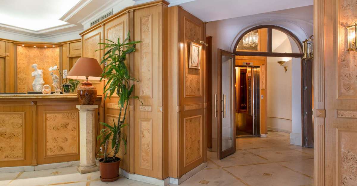 Een foto van het interieur van Princesse Caroline Hotel