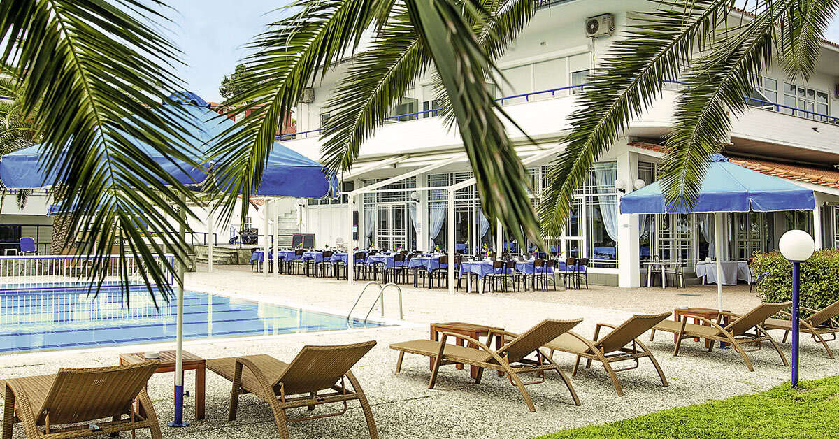 Een foto van het zwembad bij Port Marina Hotel