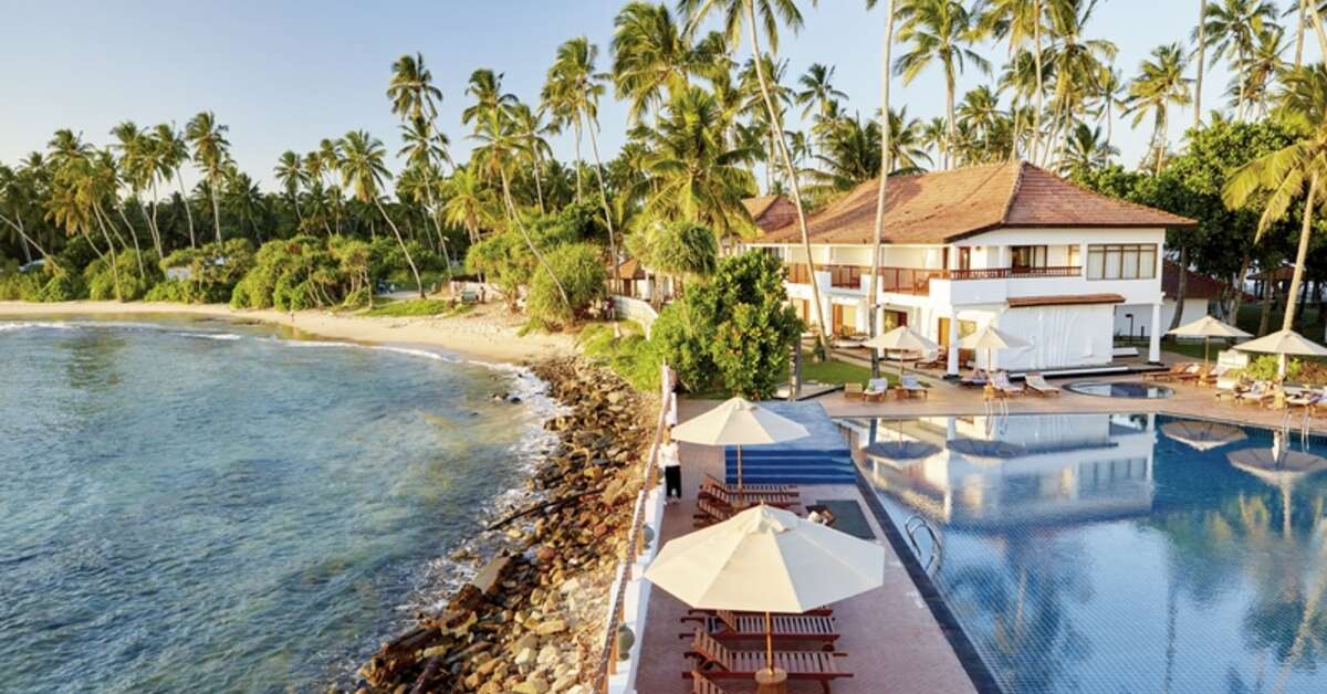 Een foto van het zwembad bij Dickwella Resort