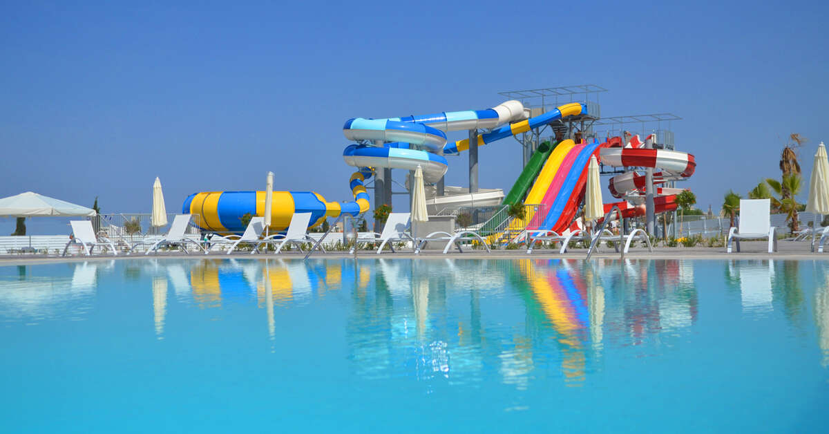 Een foto van het zwembad bij The King Evelthon Beach Hotel & Resort