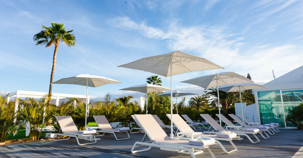 Een foto van het terras bij Seven Hotel & Wellness - Gay Only