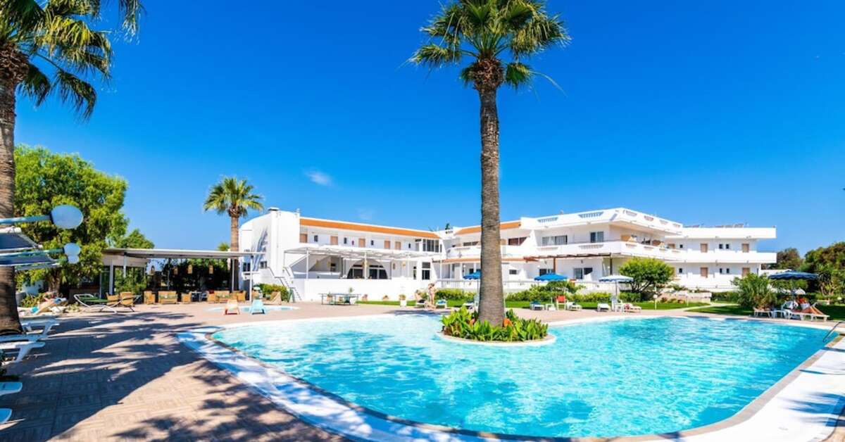 Een foto van het zwembad bij Sabina Hotel