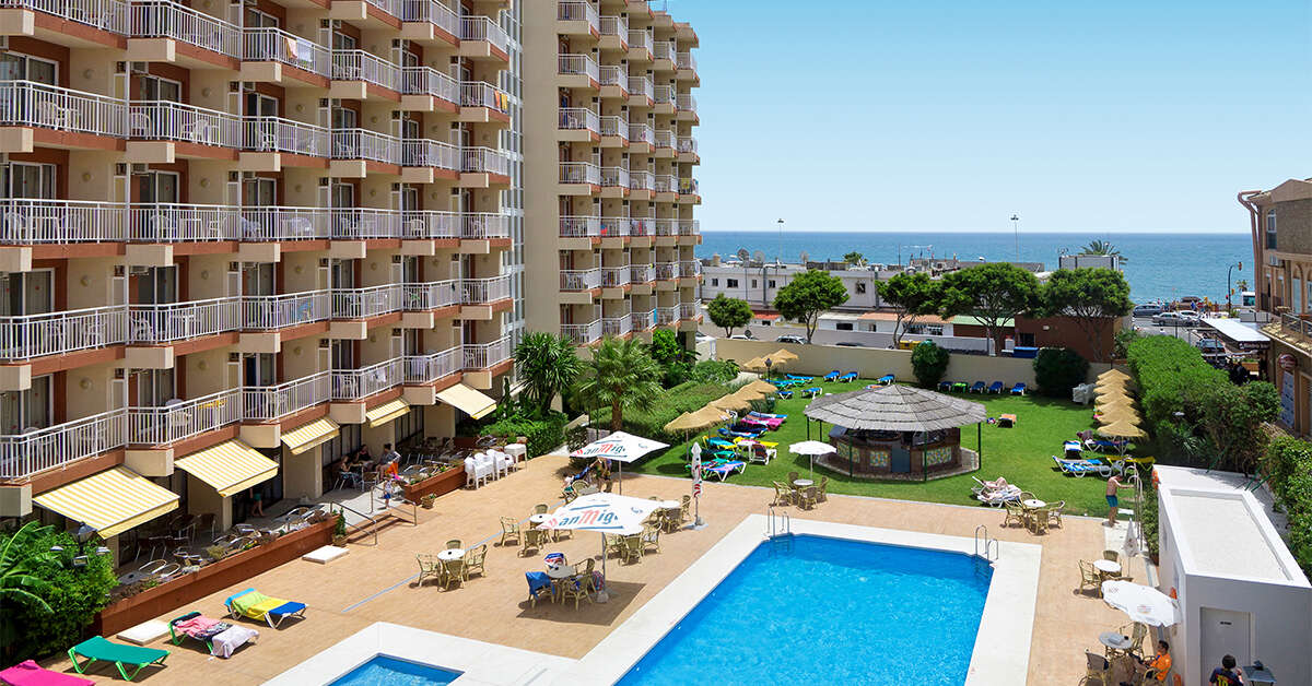 Een foto van het zwembad bij Hotel Alba Beach