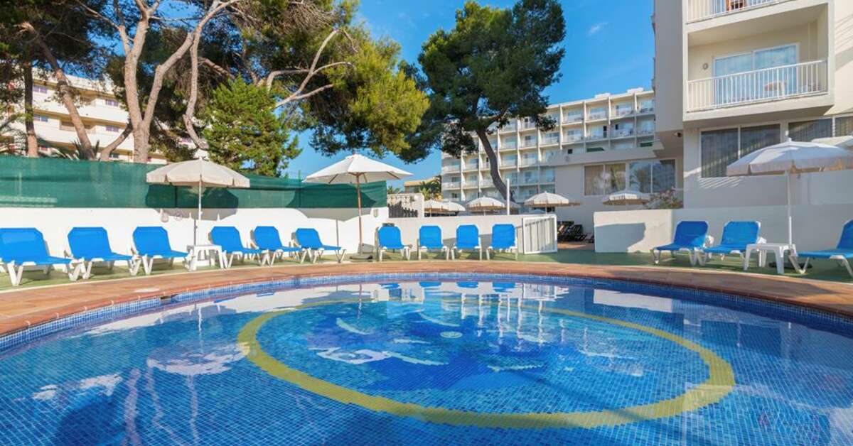 Een foto van het zwembad bij Blue Sea Coral Beach