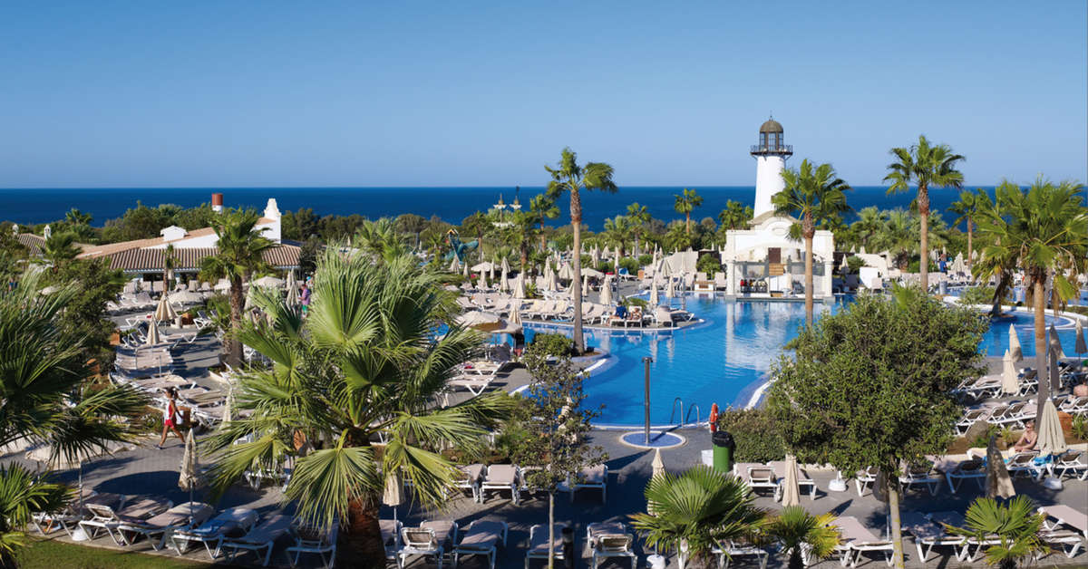 Een foto van het zwembad bij Riu Chiclana