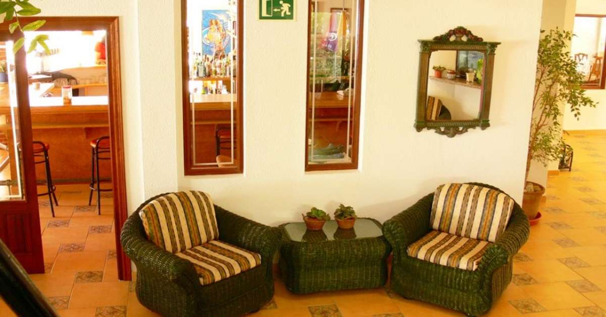 Een foto van het interieur van Roca Plana