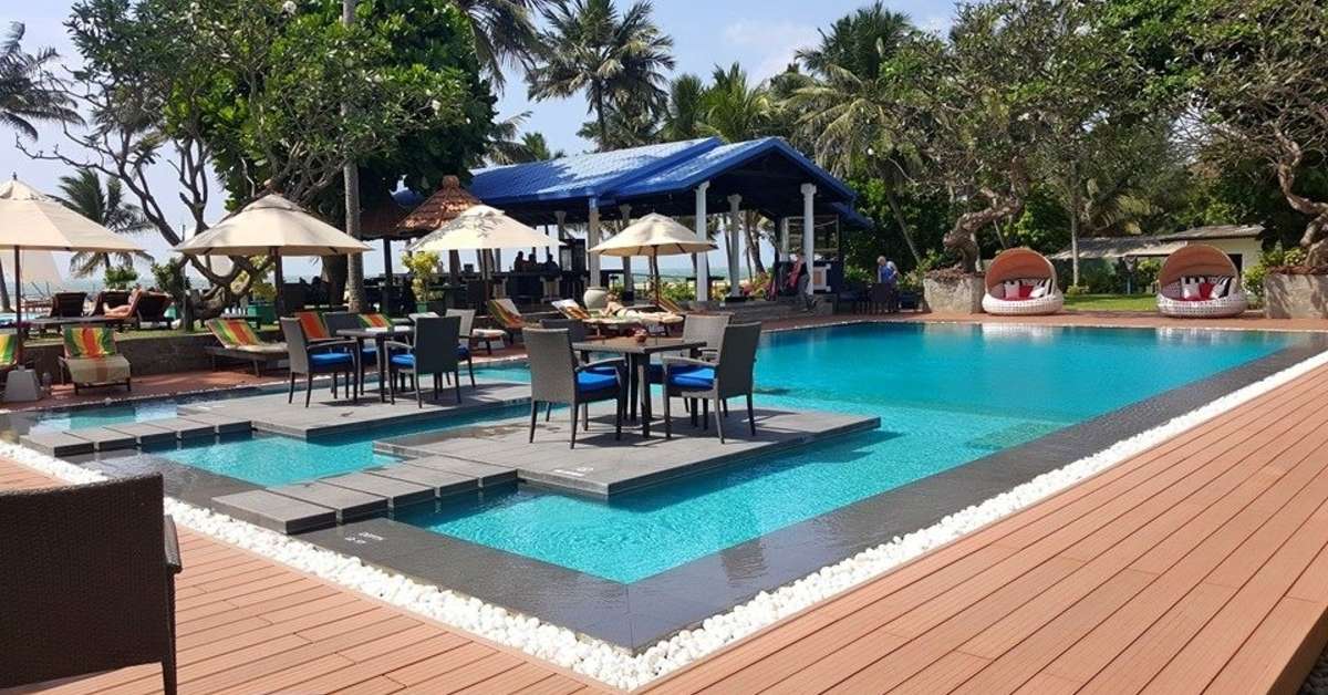 Een foto van het zwembad bij Camelot Beach Hotel