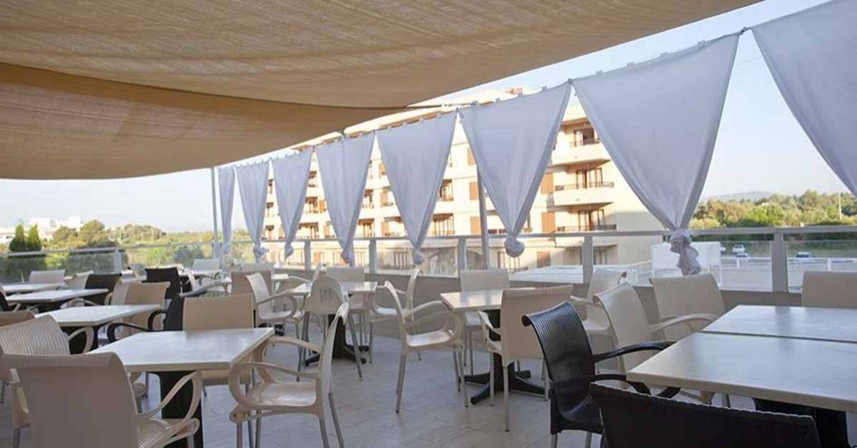 Een foto van het terras bij Bei Juan Playamar Hotel & Appartementen