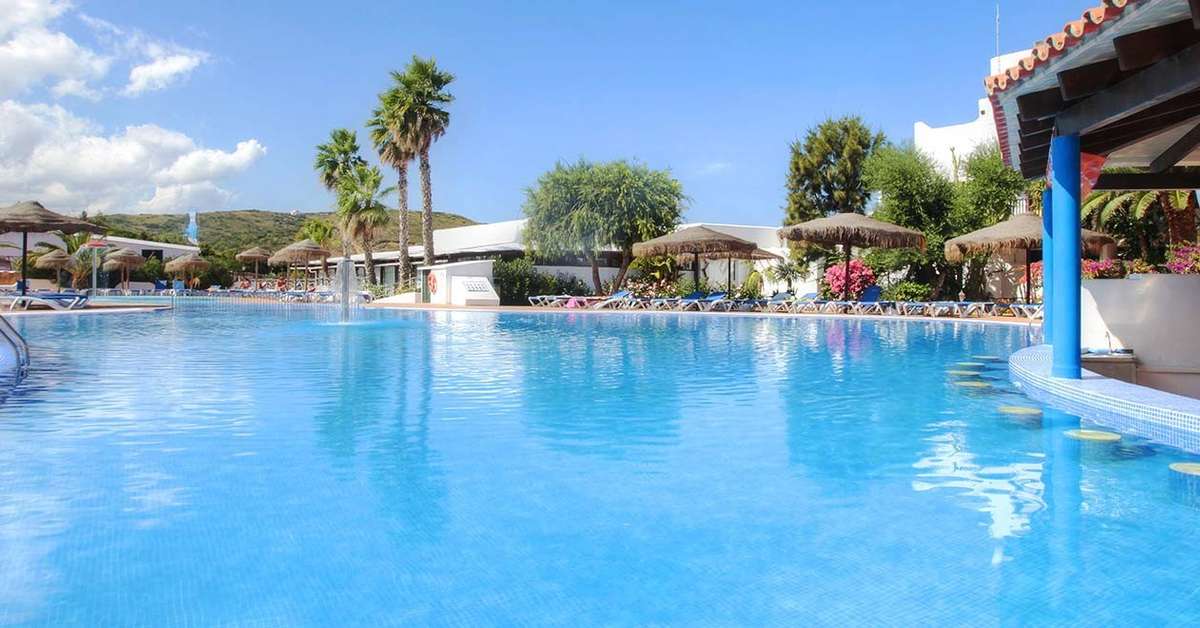 Een foto van het zwembad bij Carema Club Resort