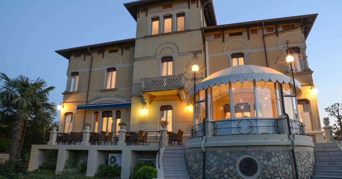 Een foto van de buitenkant van Hotel Villa Maria