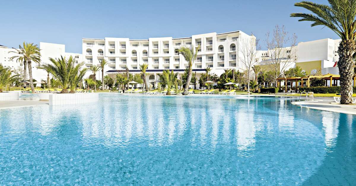 Ein Foto vom Pool im Saphir Palace & Spa