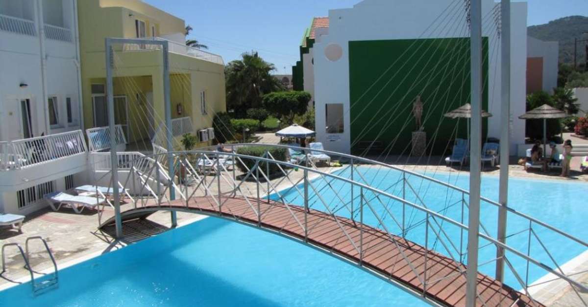 Een foto van het zwembad bij Aparthotel Valsami