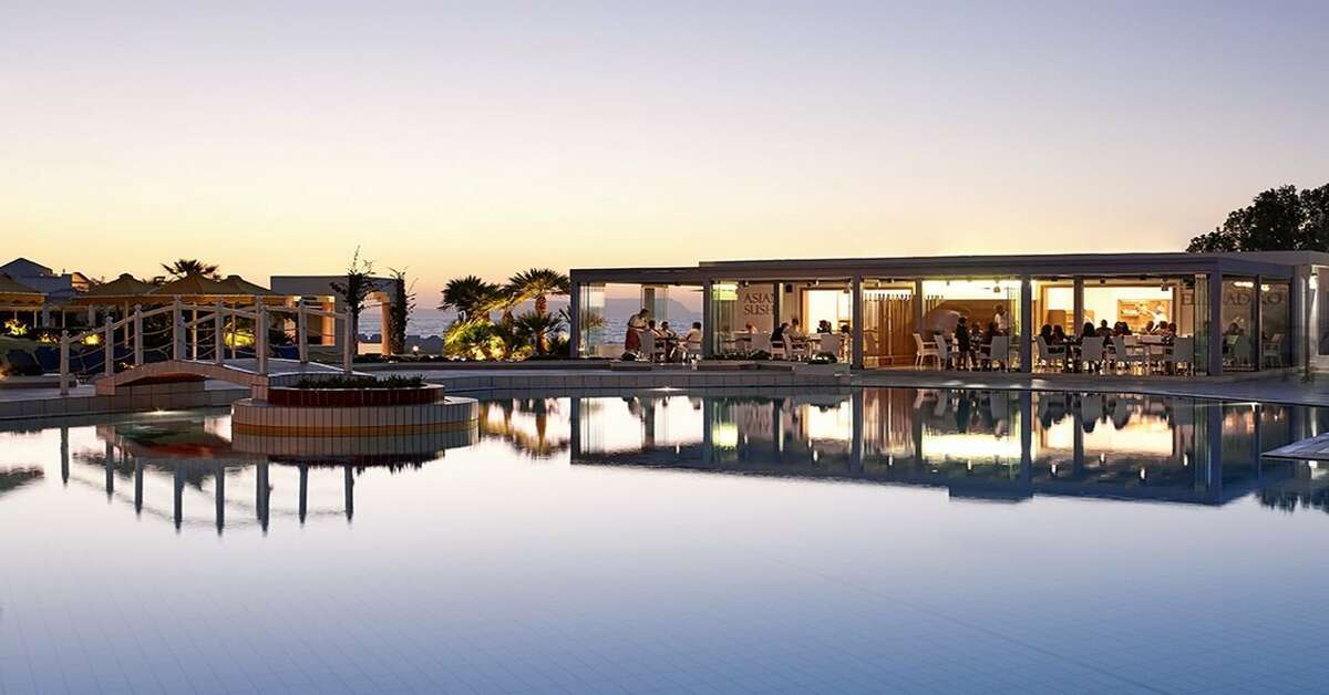 Een foto van het zwembad bij Serita Beach Hotel