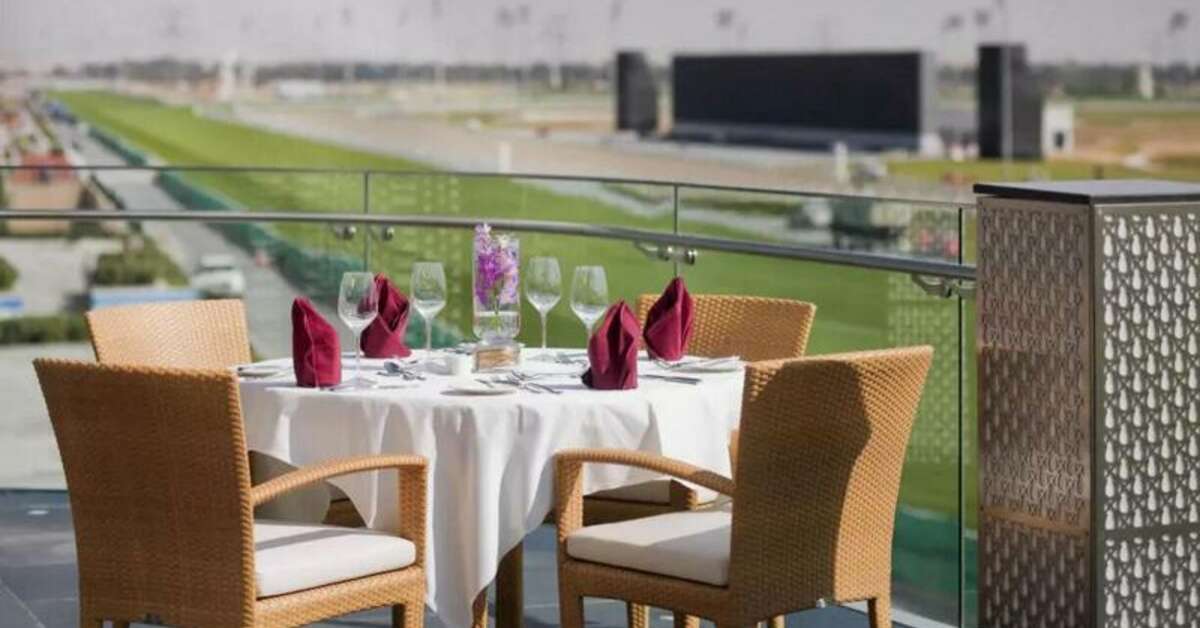 Ein Foto The Meydan Hotel