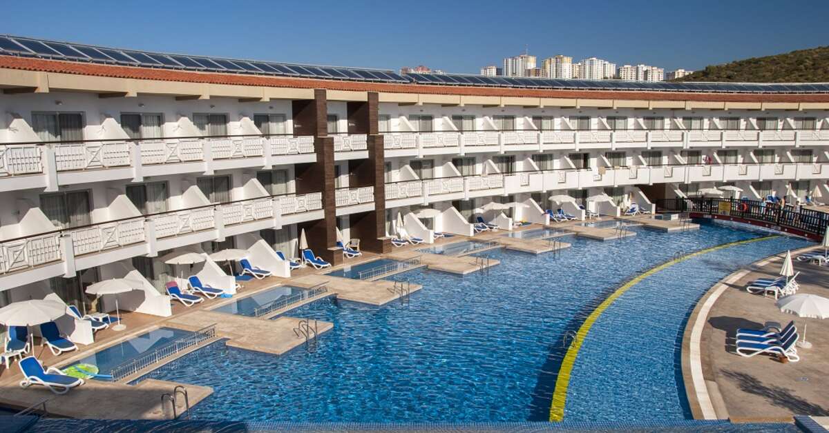 Een foto van het zwembad bij Ephesia Holiday Beach Club