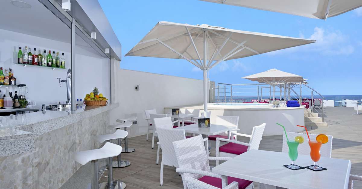 Ein Foto von der Terrasse im Hotel Hispania