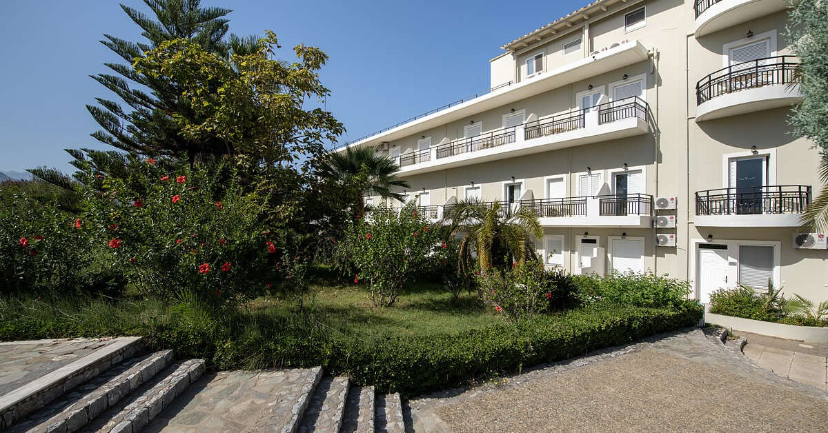 Een foto van de buitenkant van Hotel Vantaris Garden