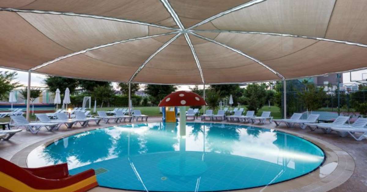 Een foto van het zwembad bij Calimera Hane Garden