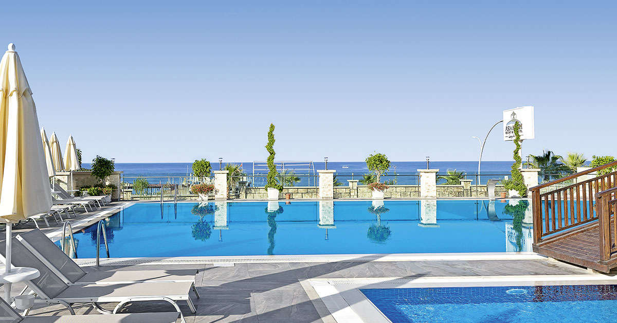 Een foto van het zwembad bij Hotel Asia Beach