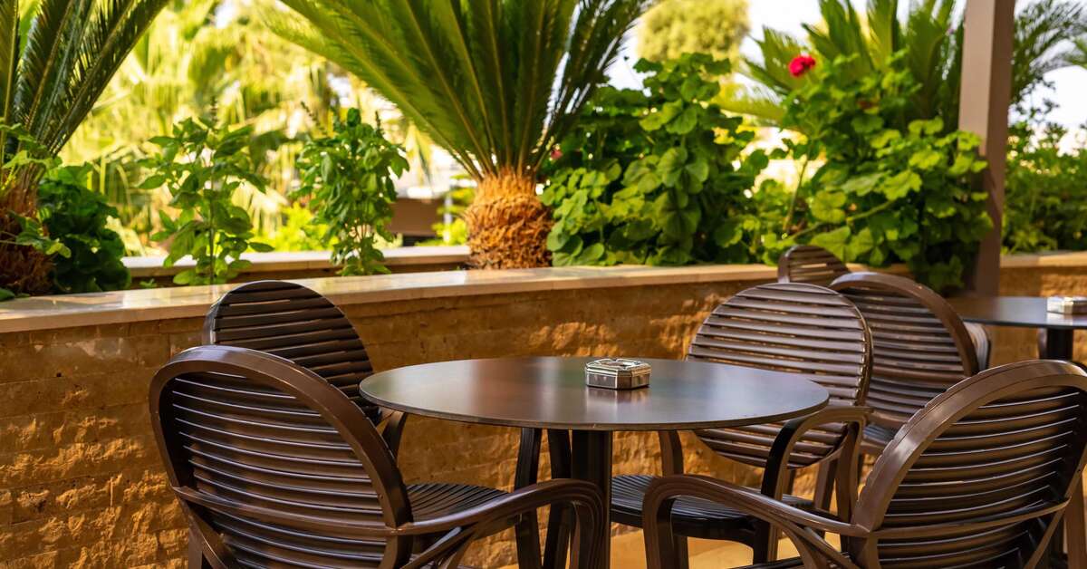 Een foto van het terras bij Sunmelia Beach Resort & Spa