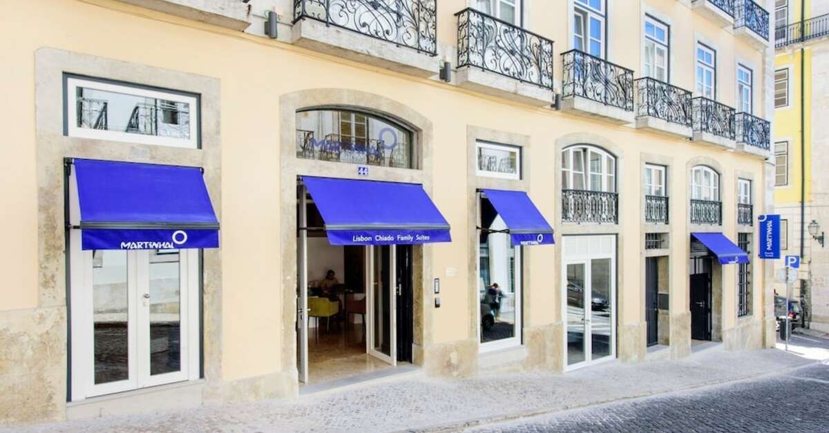 Een foto van de buitenkant van Martinhal Lisbon Chiado Family Suites
