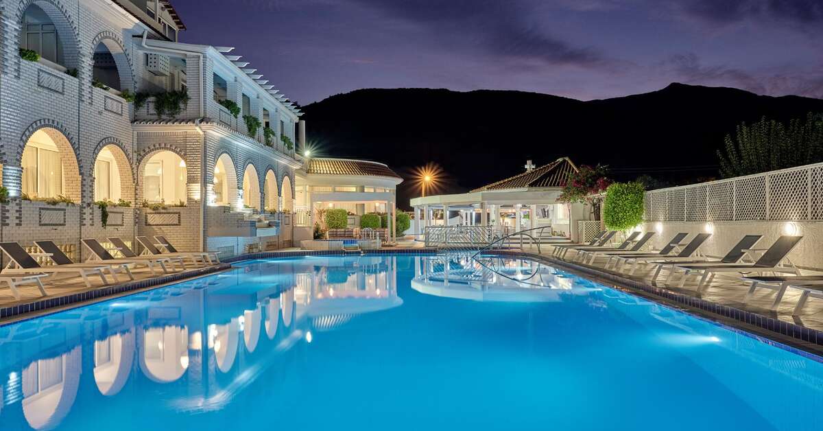 Een foto van het zwembad bij Meandros Boutique & Spa