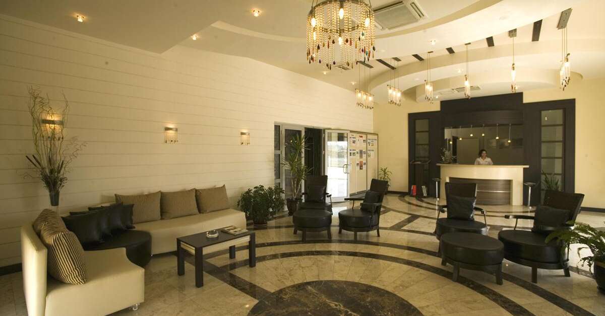 Een foto van het interieur van Lavitas Hotel